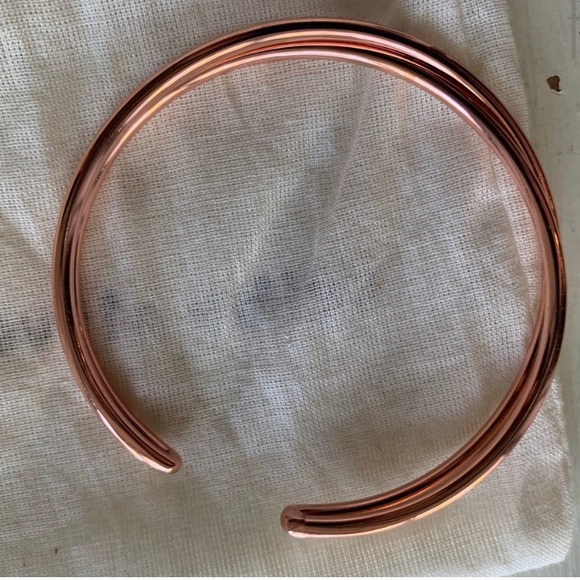 Tribe Alive : rose gold criss cross bracelet - Picture 4 of 14